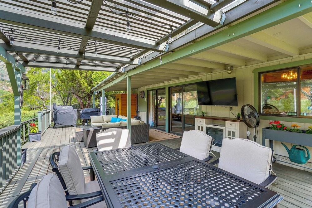 Scenic Riverfront Escape w/ Sauna in Junction City