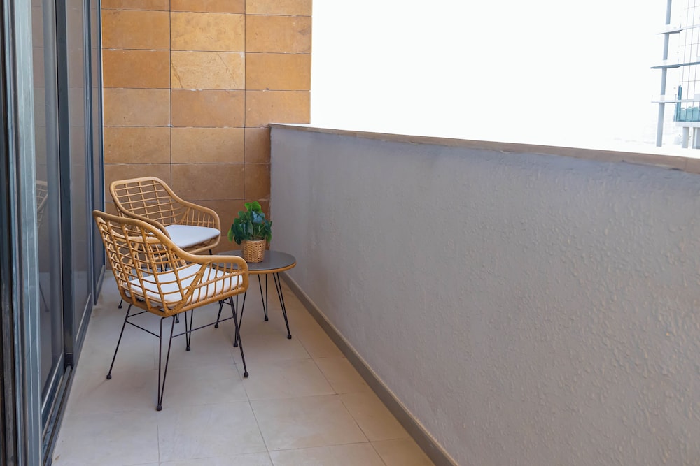 Classic 1BR In Azizi Riviera Meydan