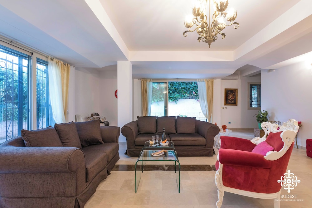 Villa Festosa - Luxury Retreat