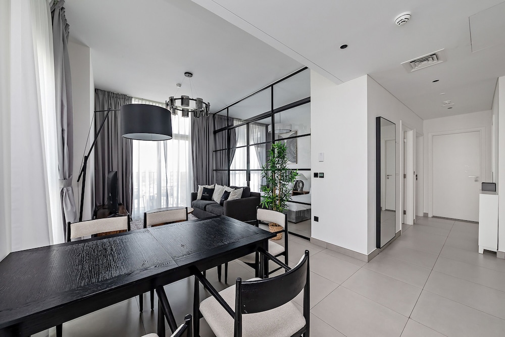 Deluxe 2BR Apartments at Socio