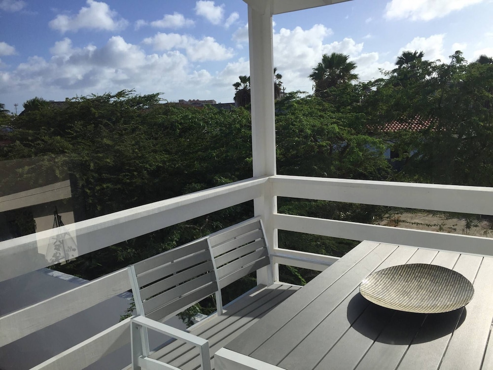 New Fantastic Apartment near Palm Beach view 5