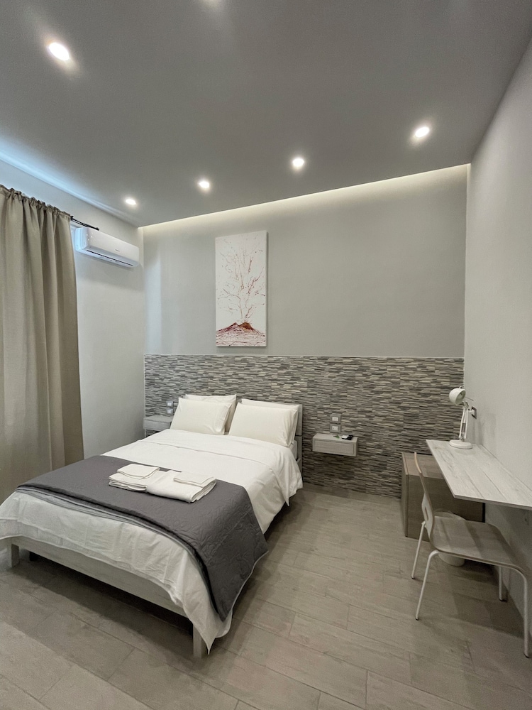 Naptown Rooms