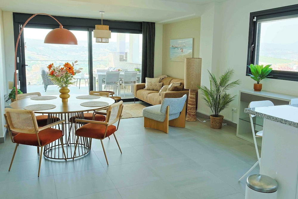 Luxury Apartment - Sea, Mountain, Golf - La Duquesa Manilva