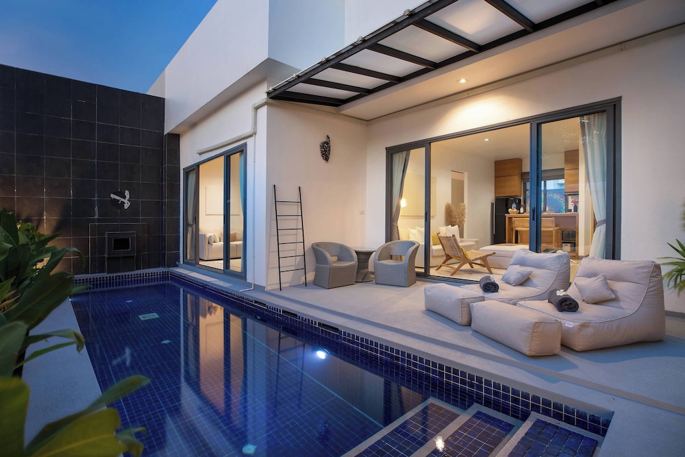 Private Pool Villa Casafit near Laguna