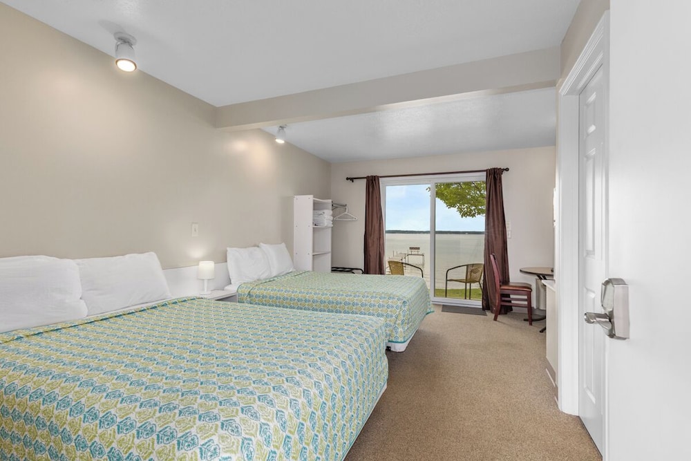 The Lakeview Motel