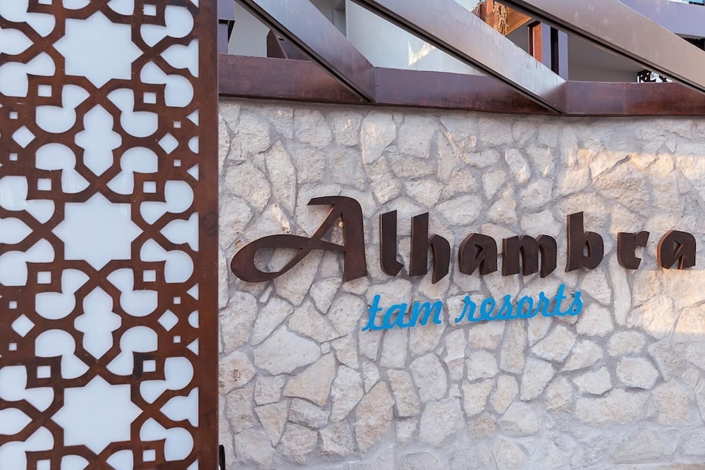 Alhambra Boutique