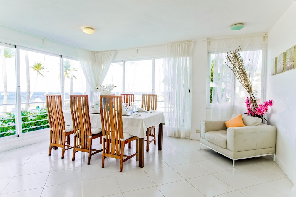 Ocean View Apartment With 3 BDR at B Varo Beach view 5