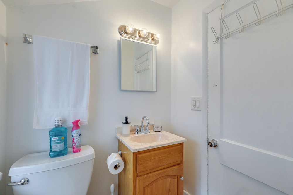 Steps to Surf City Beach: Pet-friendly Cottage!