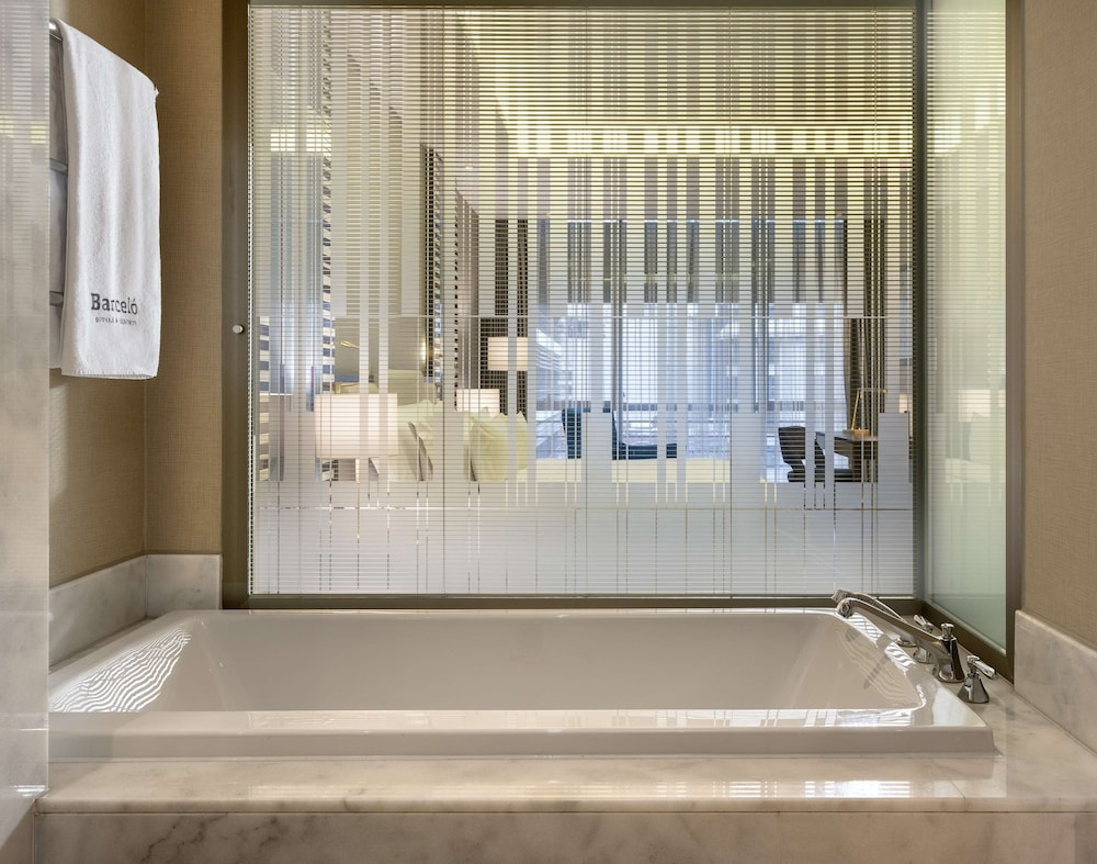 Barcelo İstanbul - Image 30