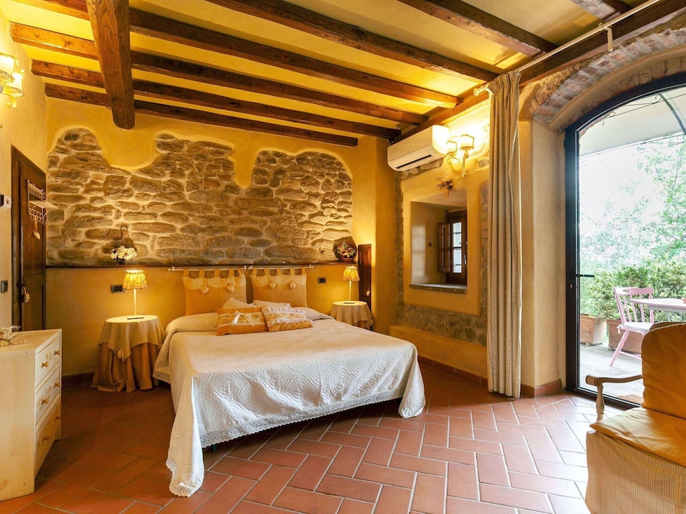 Lovely Farmhouse in Pian di Sco With Barbecue