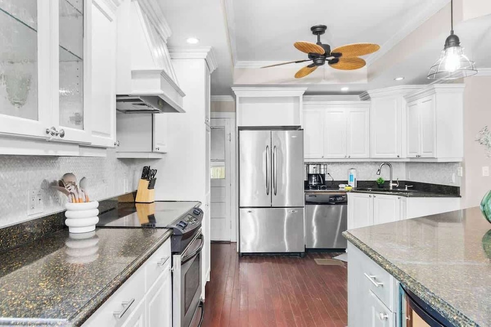4 Bedroom Historic House, Pool, Downtown Dade City