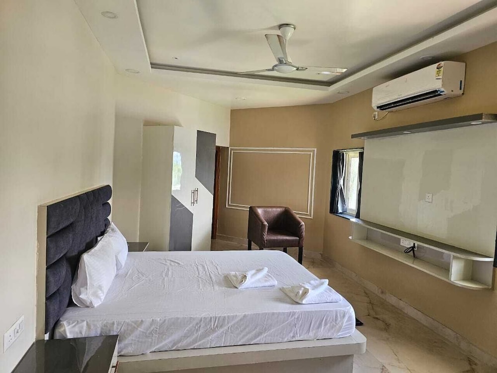 Jowar Hoter & Resort