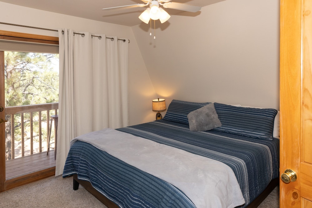 'lazy Bear Lodge' in Florissant w/ Mountain Views! view 2