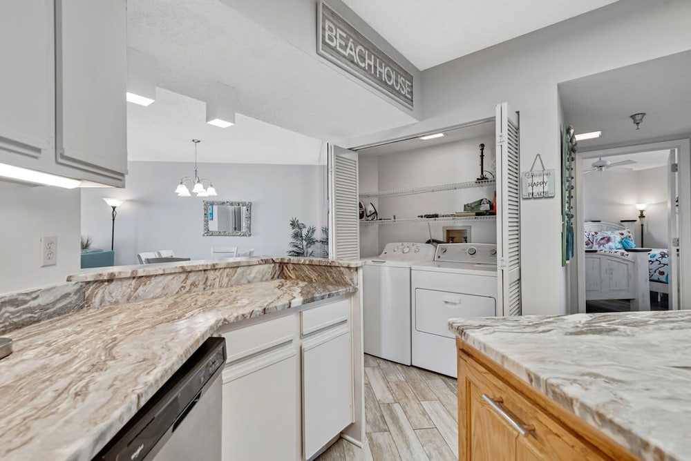 Windward Pointe 804- Sleeps 10 Beachfront Resort Amenities view 4