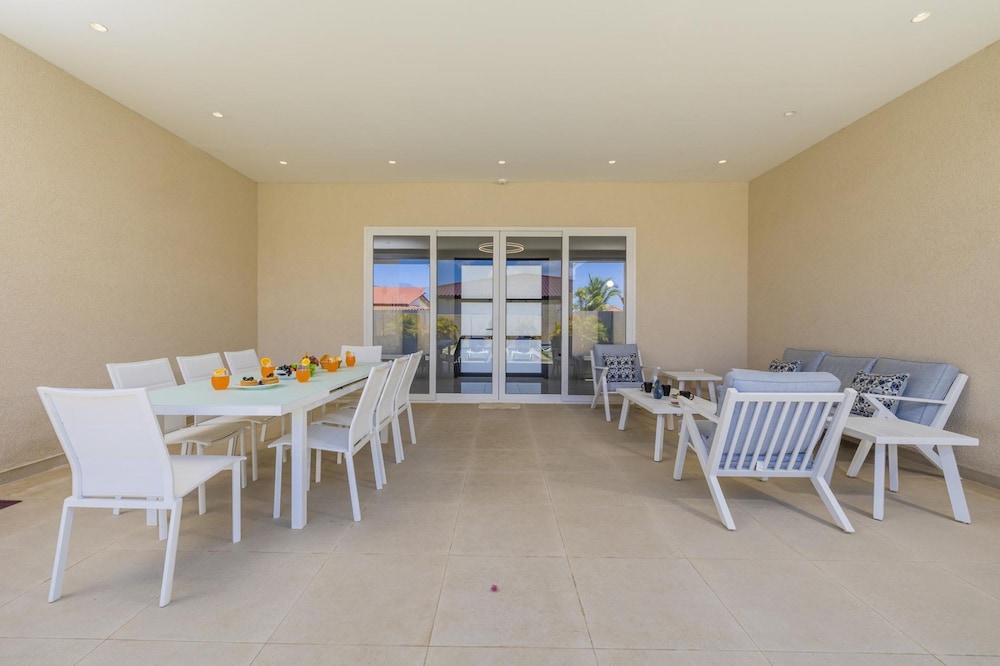 NEW 5br5ba w Private Pool Puttputt Close2beach