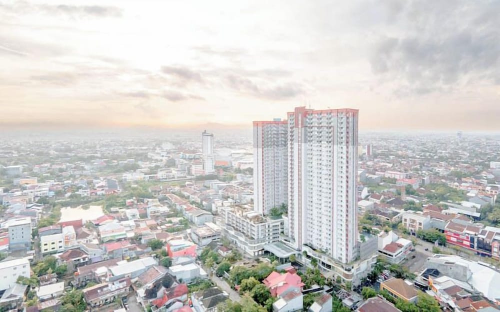 Spacious 1Br With Working Room At Vida View Makassar Aparment