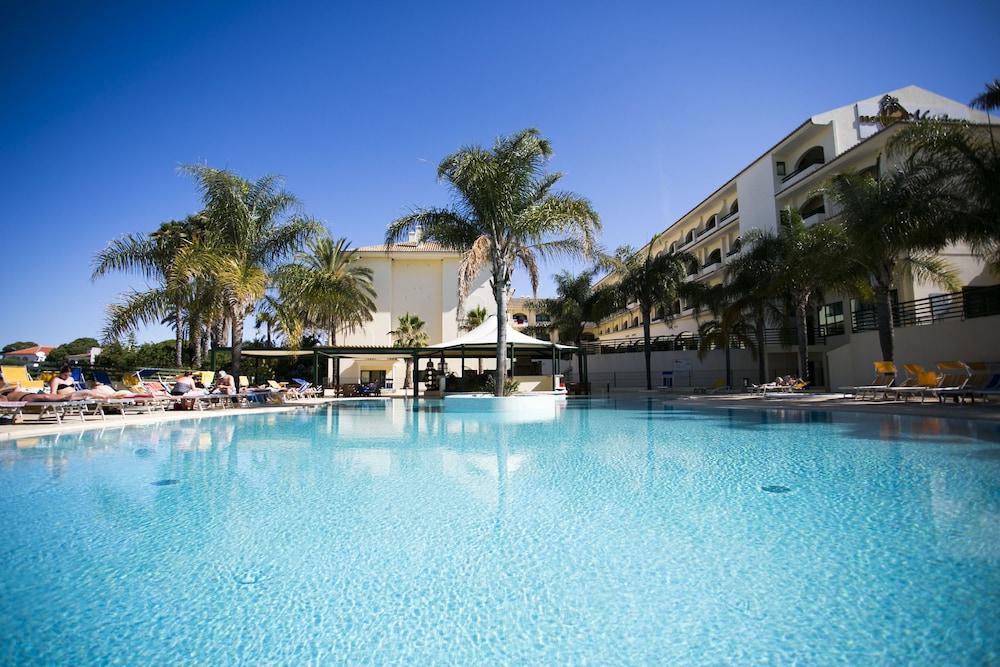 Hotel Mirachoro Carvoeiro - Image 1