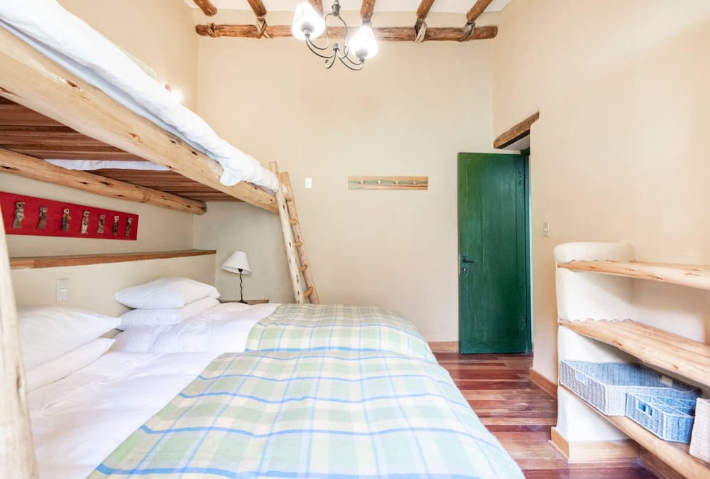 w Peaceful 4BR Villa With Nature View