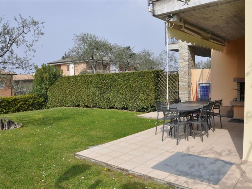 Great and Colourful Apartment Near Bardolino photo 1