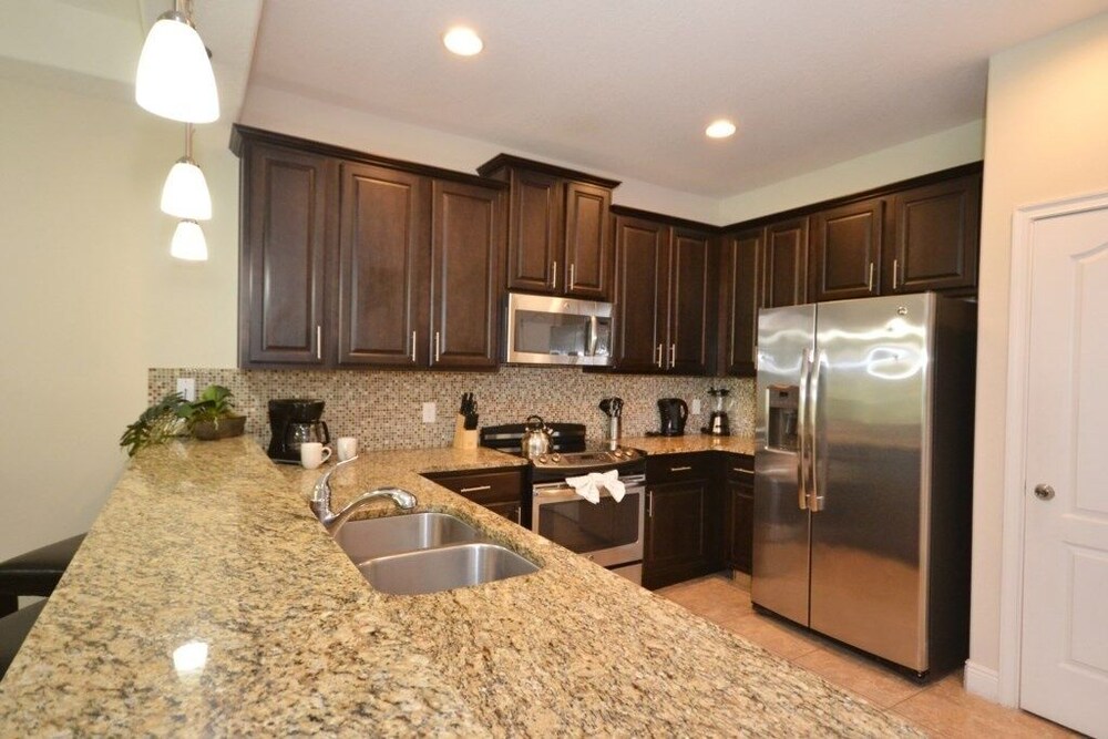 Tropical Fountains 3 Bedroom Condo by RedAwning