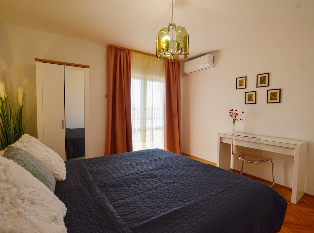 Cozy and Smart Rovinj Apartment With Balcony