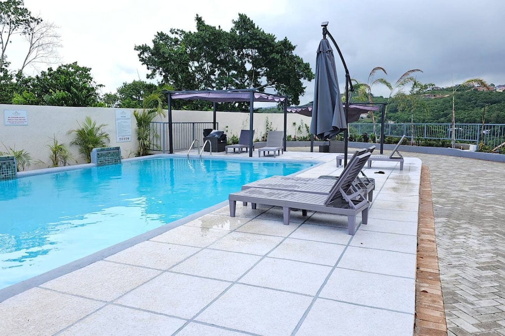 Private Cottage in Drax Hall Manor Pool Gym 24hr Secure