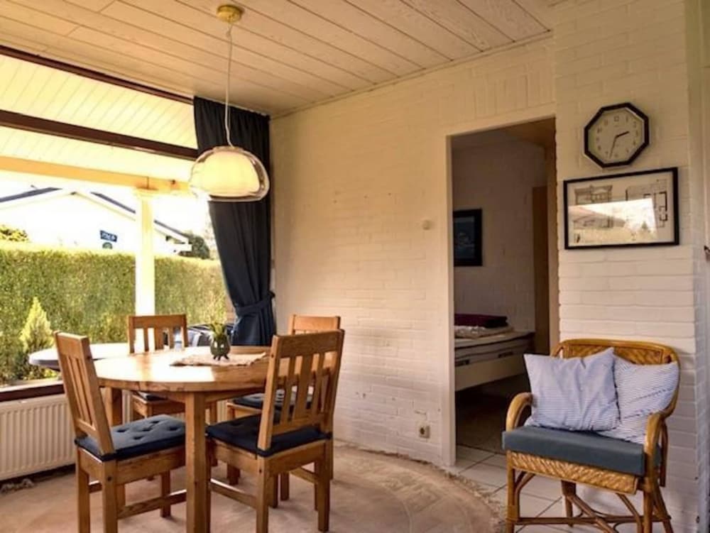 Quiet Holiday Home Near Beach