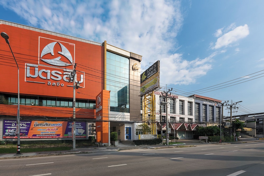 Hotel Lee's Mark Residence - Image 1