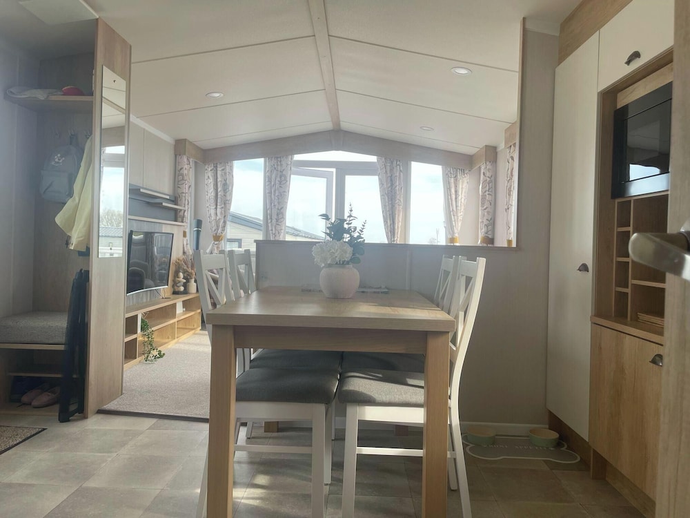 2 Bed-sleeps 6-patio-parking-pet Friendly