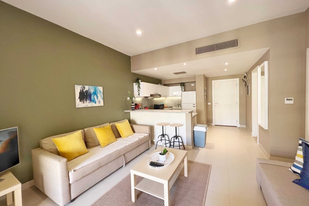 Xuru Stays I Minimal & Central 1bdr Apt. @ Abu Tig Marina