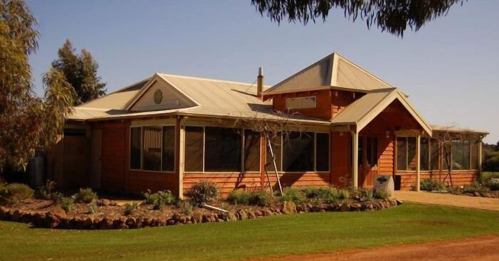 Adinfern Estate