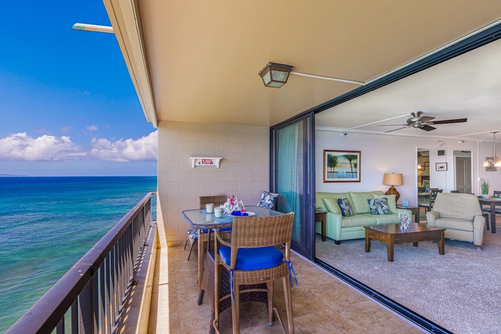 Maui Kai 805 Ocean View 1 bedroom/1 bath 1 Condo by RedAwning view 3