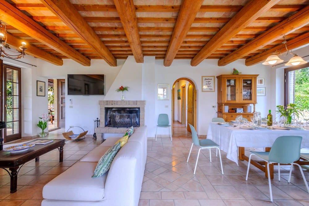 La Girolima 6 2 by Marche Holiday Villas