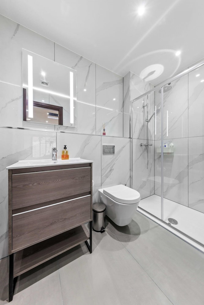 Luxury Sleeps 4 Studio Flat