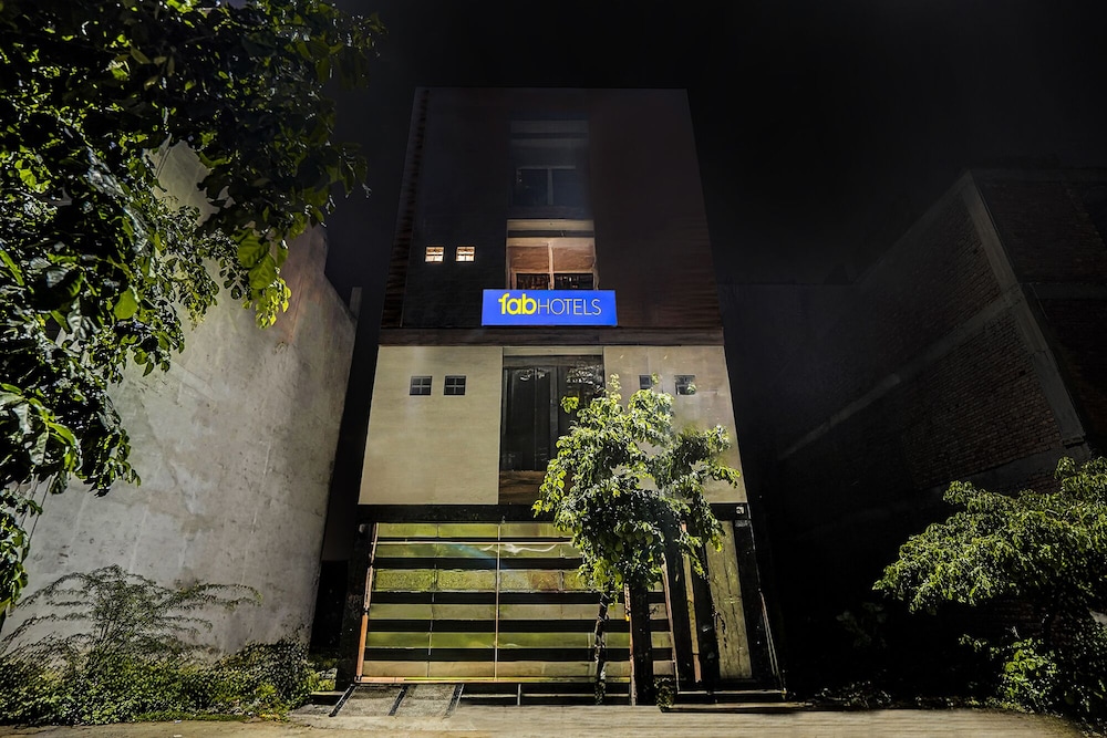 Fabhotel Kishori Inn