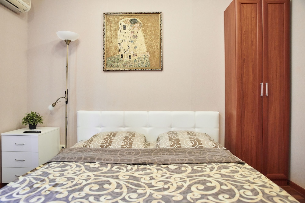 HotHos Hostel