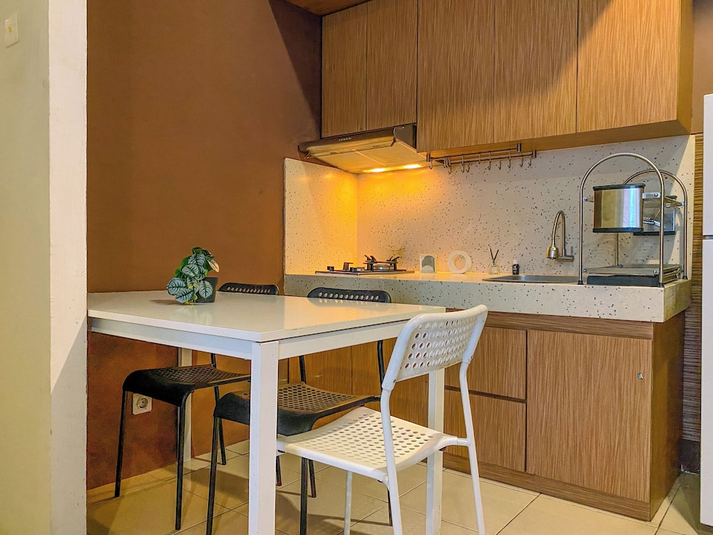 Comfy 2Br At Pakubuwono Terrace Apartment