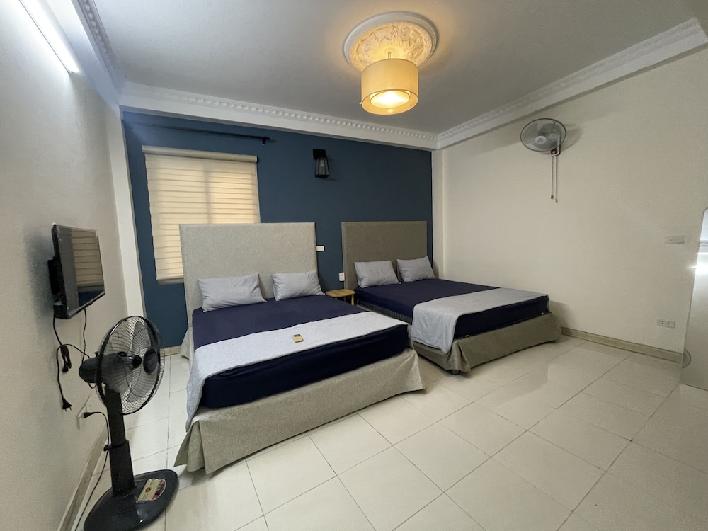 sword lake hostel