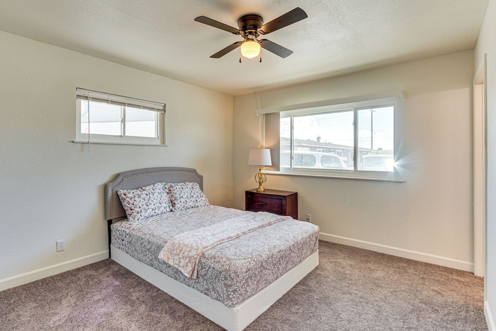 Hemet Retreat w/ Peak Views + 2 Saunas