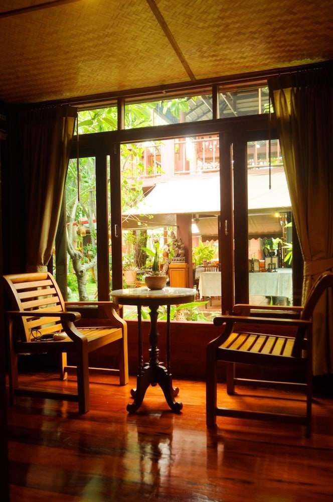 Ruen Kanok Thai House
