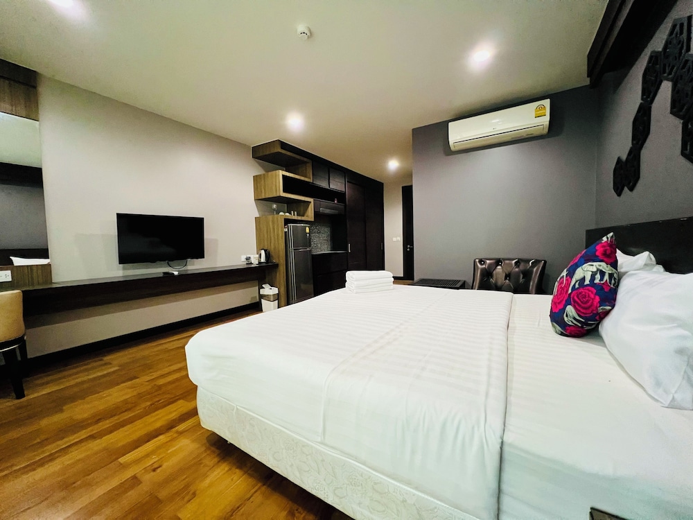The Regent Bangtao by RESAVA