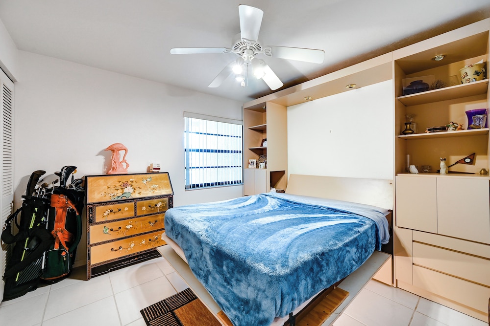 Waterfront Marco Island Condo < 1/4 Mi to Beach!