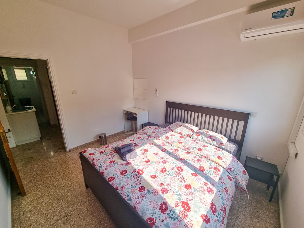 Luxury City Rooms view 3