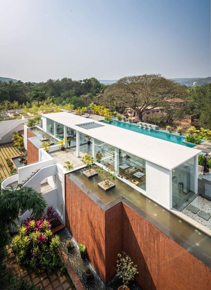 El Arbol by Hireavilla - 2BR w Rooftop Pool Nerul