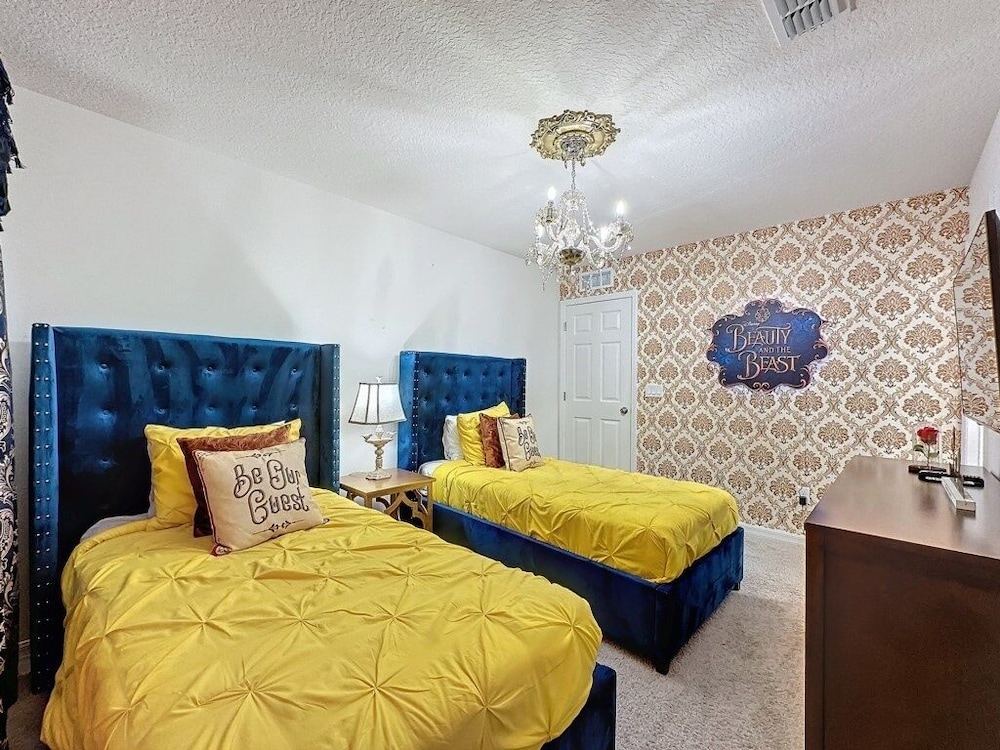 Luxury 6 Bed Villa With Pool/spa In Solara Resort 6 Bedroom Villa by RedAwning view 4