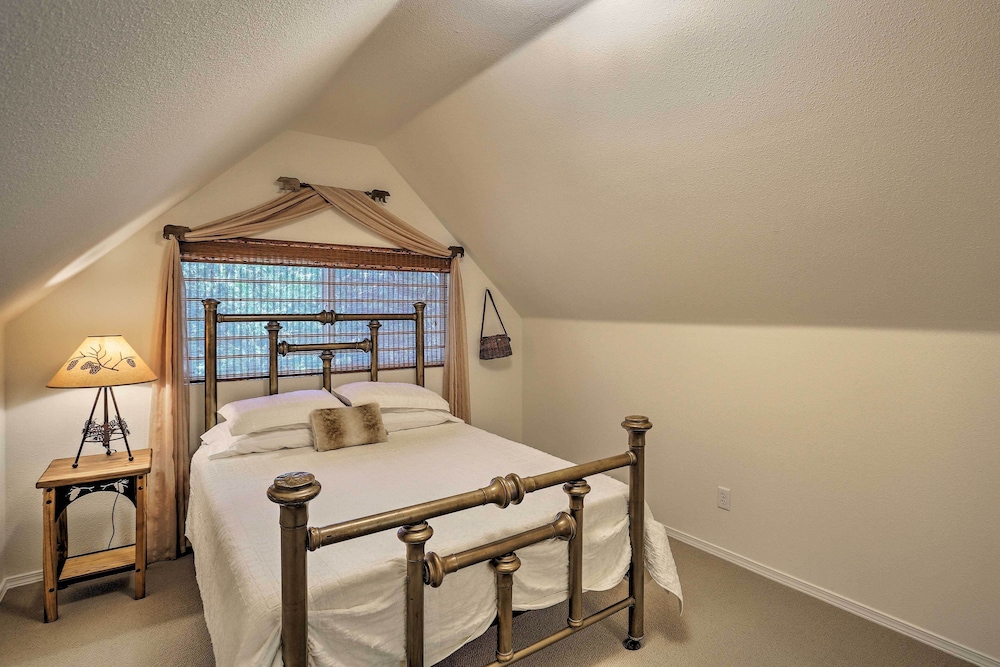 Cabin w/ Backyard Space - 1/2 Mi to Trinity Lake! view 3