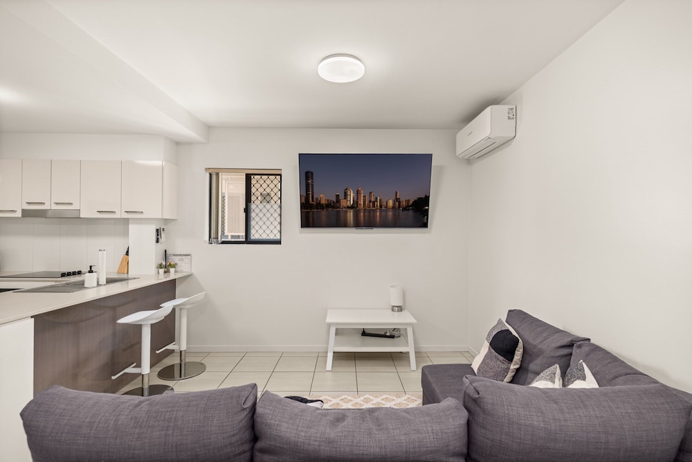 Central South Brisbane Stay With Pool Access