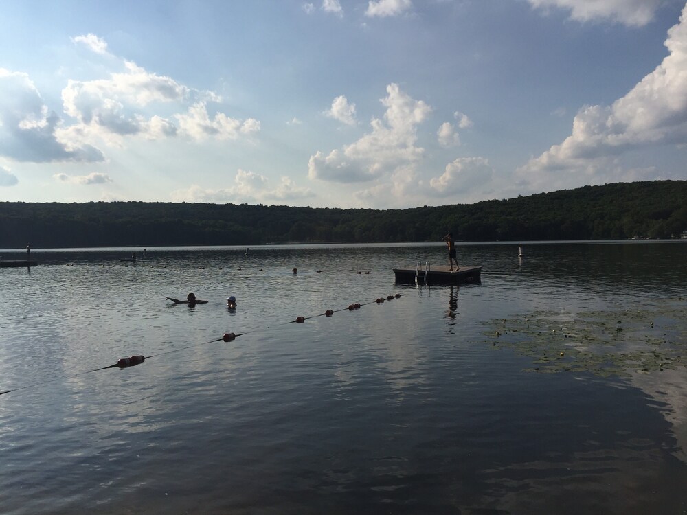 Masthope Home W/pool & Lake Access - Ski Big Bear!