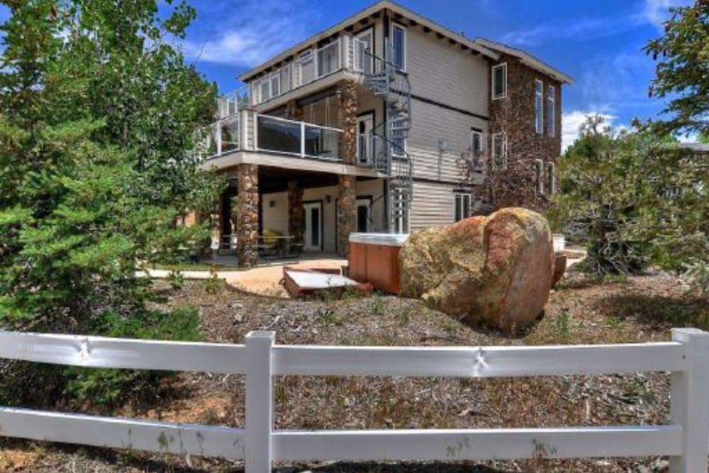 Boulder Bay Lodge by Avantstay Boulder Bay Home w Hot Tub Large Patio Game Room