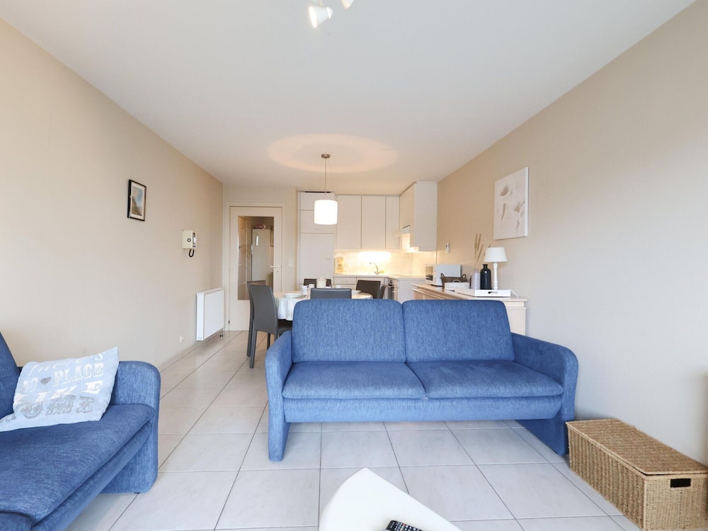Apartment With Terrace and Side sea View